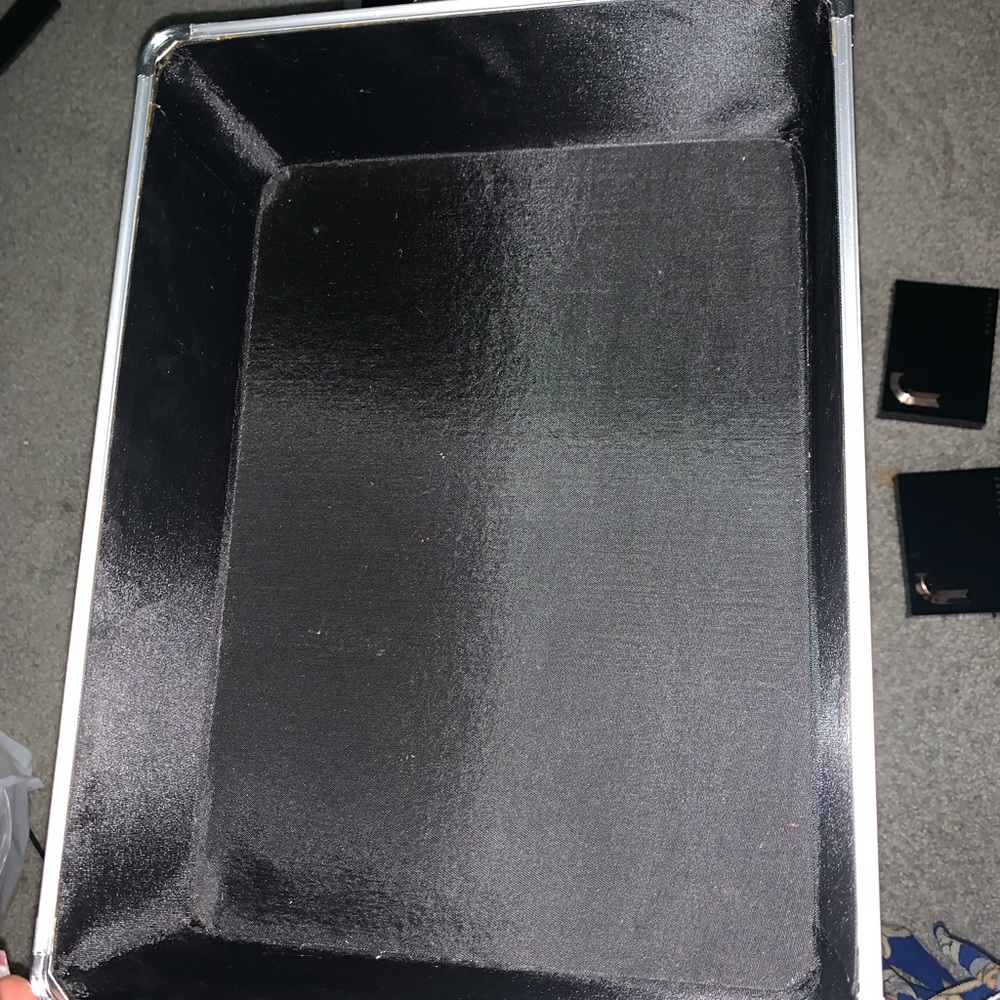 Makeup Train Caae - Picture 6 of 14